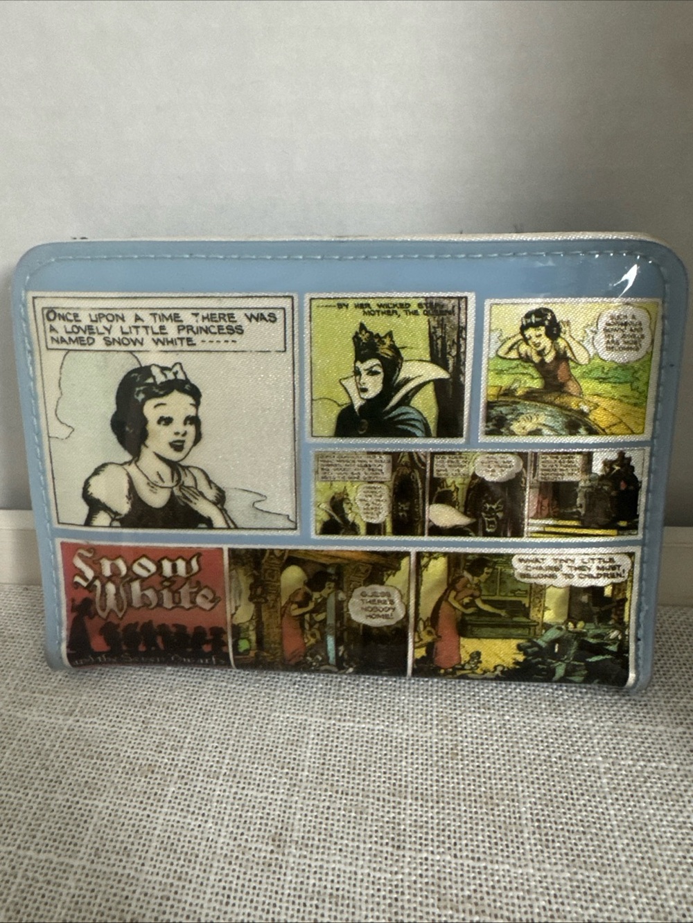 Snow White comic strip wallet, Disney